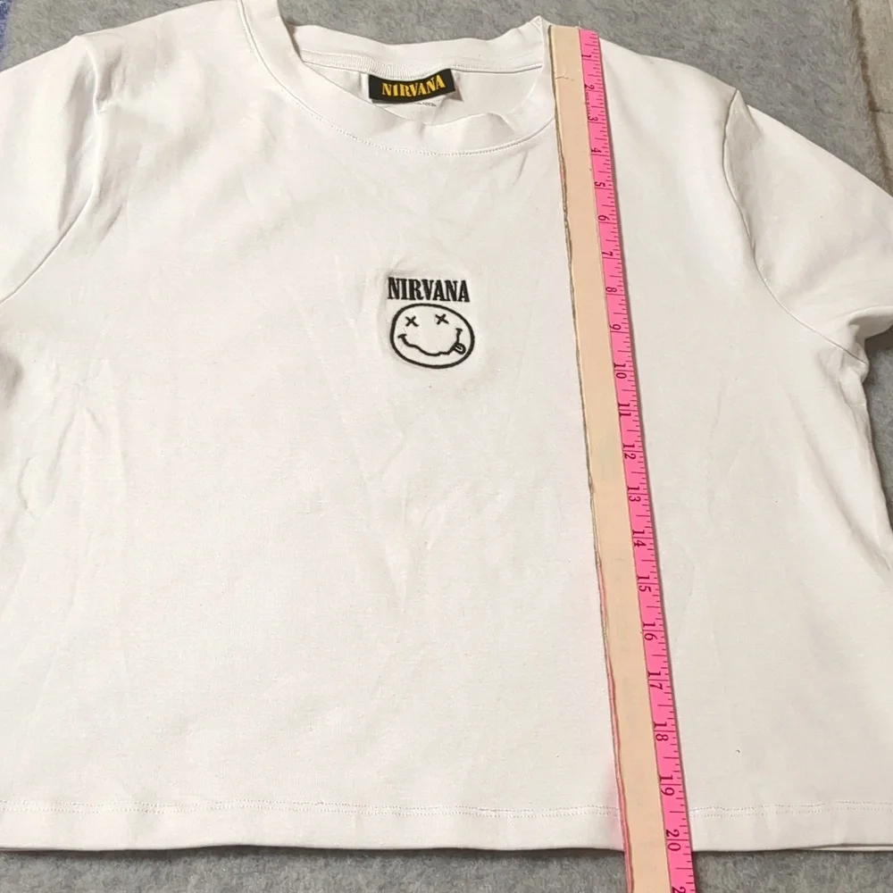 NIRVANA SMILE Cropped Tee womens size Large - Picture 7 of 7